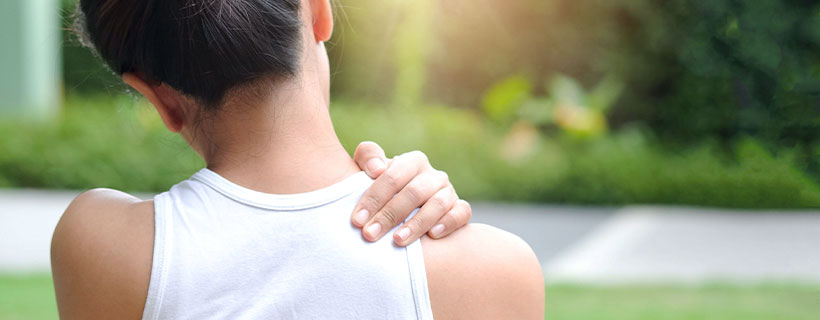 patient needing frozen shoulder chiropractor in Santa Rosa CA